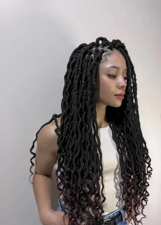 Crochet faux locs hairstyle with natural textured finish and neat base
