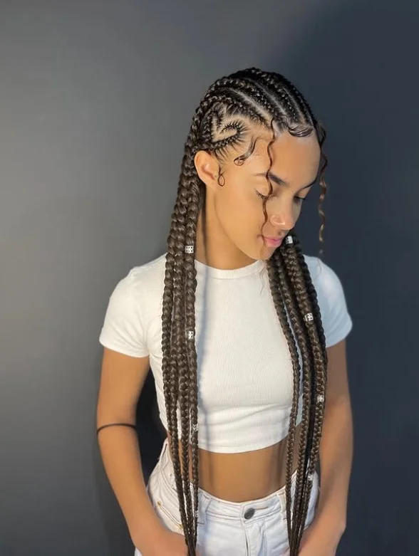 Minimal Ghana braids cornrow hairstyle with clean lines and simple parting for everyday wear.