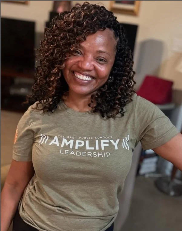 Side-part bob crochet braids with textured volume.