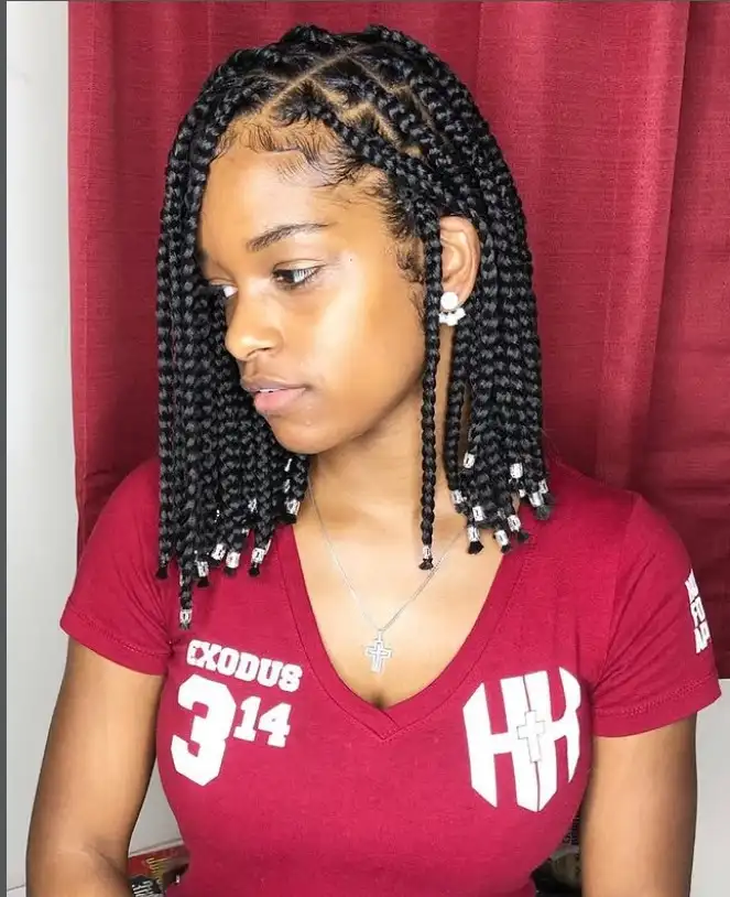 short knotless bob box braids hairstyles with lightweight natural looking braids styled into a modern braided bob