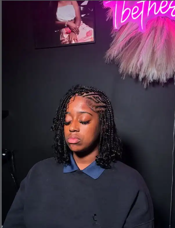 Short knotless bob braids hairstyle 2026 featuring lightweight braids styled into a chic and comfortable braided bob cut.