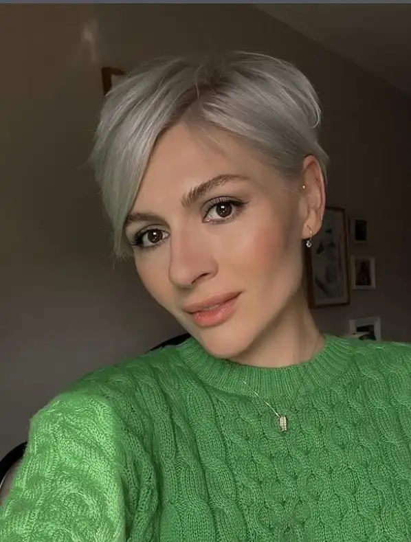 tapered pixie short hairstyles with fringe bangs modern haircut