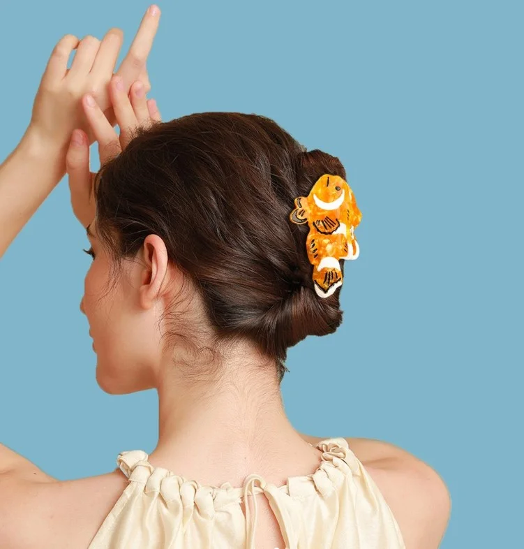 claw clip twist short beach hairstyle quick look