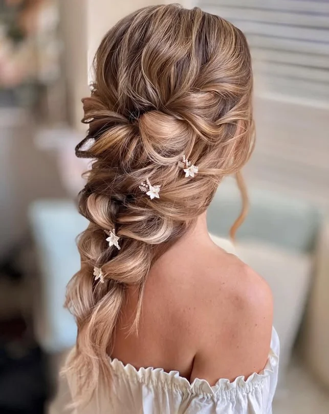 fishtail braid cute beach hairstyle stylish summer look