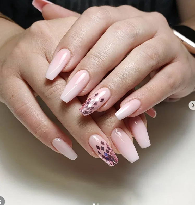 French fade pink and white ombre nails design classic blend nails