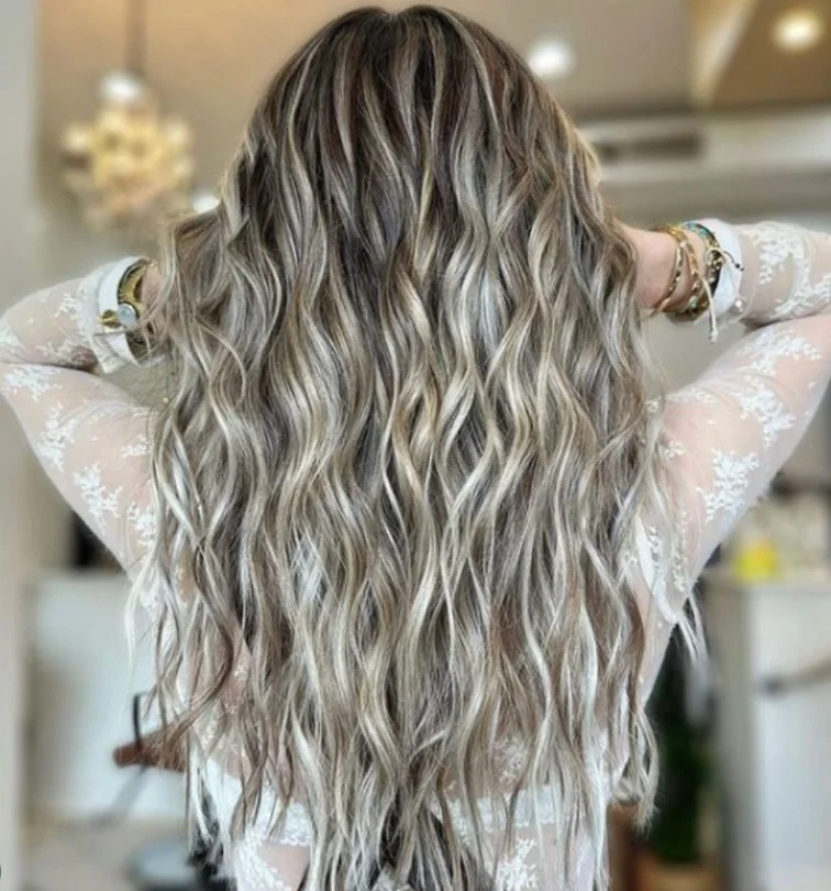 loose beach waves hairstyle for long hair at the beach