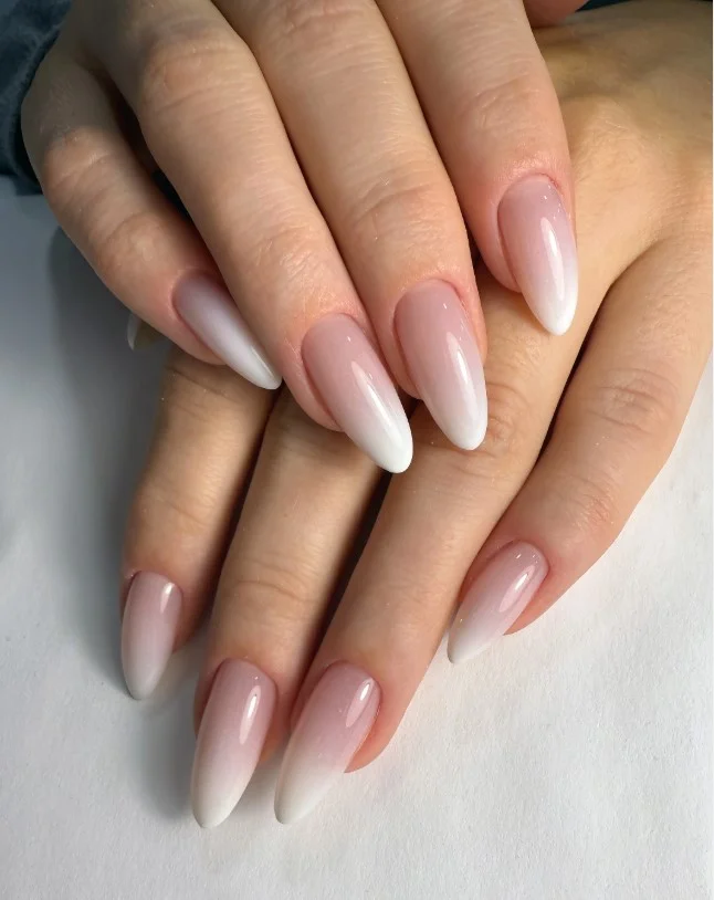Minimal pink and white ombre nails design clean simple nails