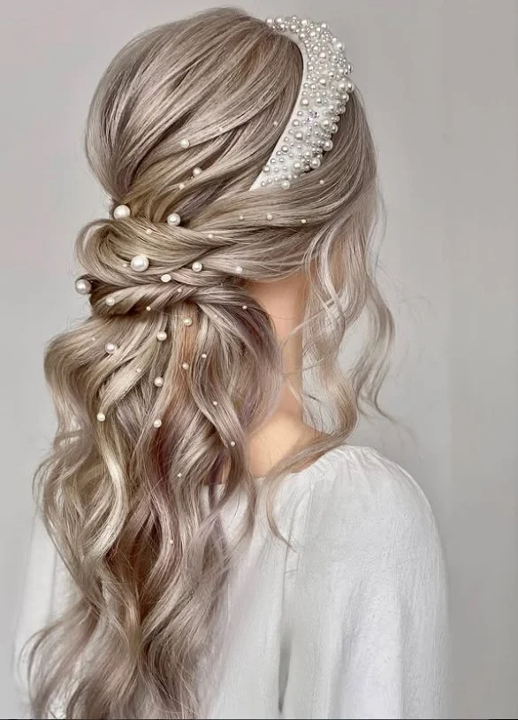 pearl accessory beach bridal hairstyle for wedding day