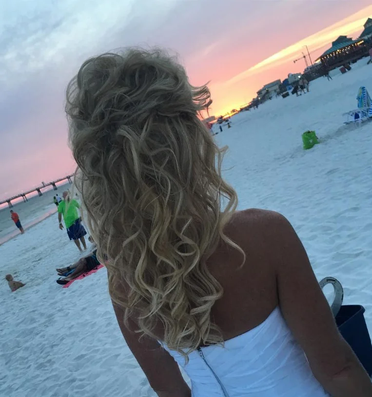 romantic curly beach bridal hairstyle for wedding day
