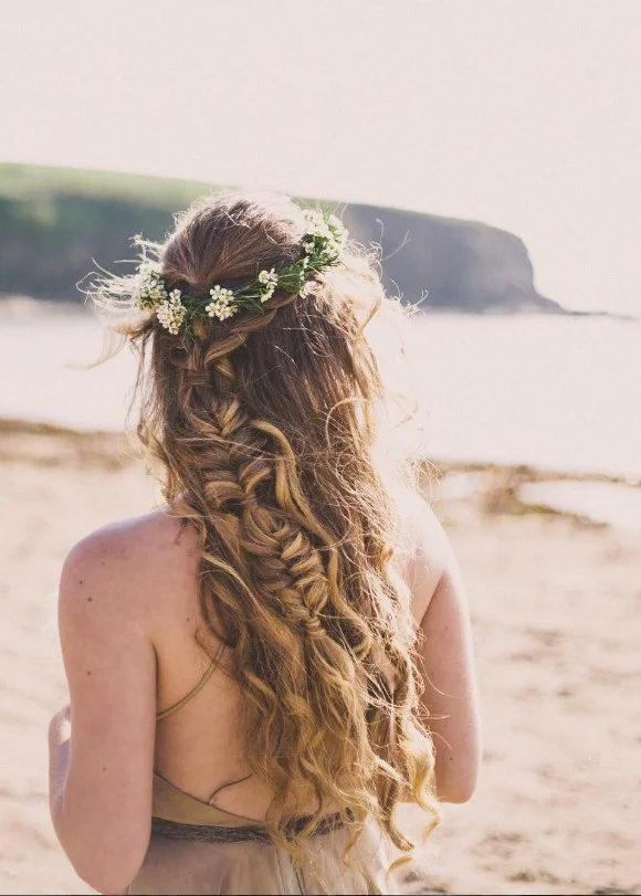 soft blonde beach bridal hairstyle with romantic waves