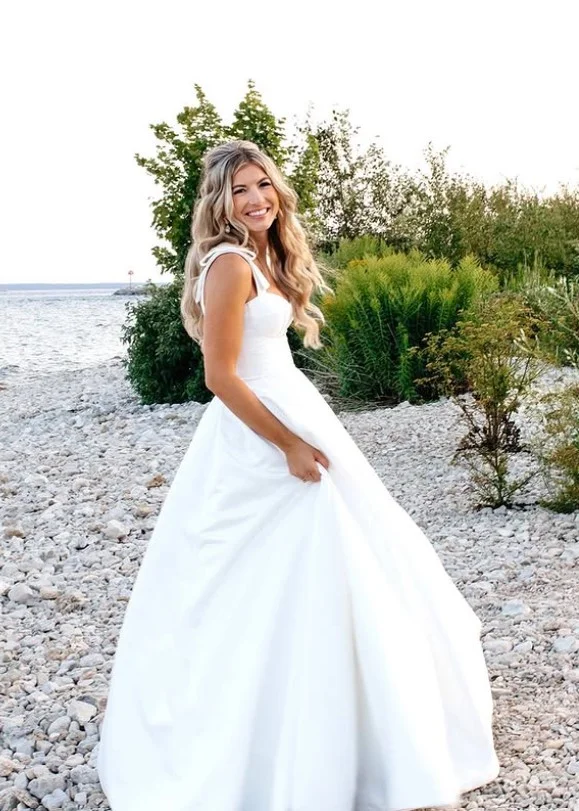 soft blonde beach waves hairstyle with wedding-ready texture and volume