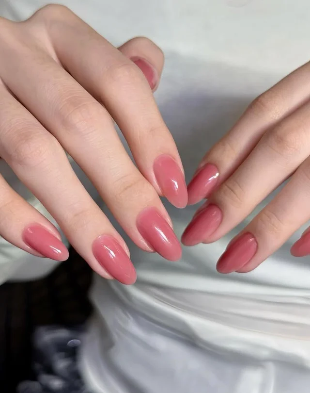 Dusty rose elegant classy almond nail designs with sophisticated pink tones