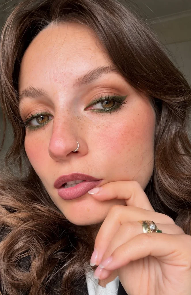 Hazel eyes with olive green eyeliner for a soft earthy makeup look